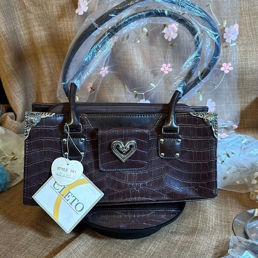 Cleto Vintage NWT Y2K Faux Croc and Leather with Silver Accents. Appx 12x6